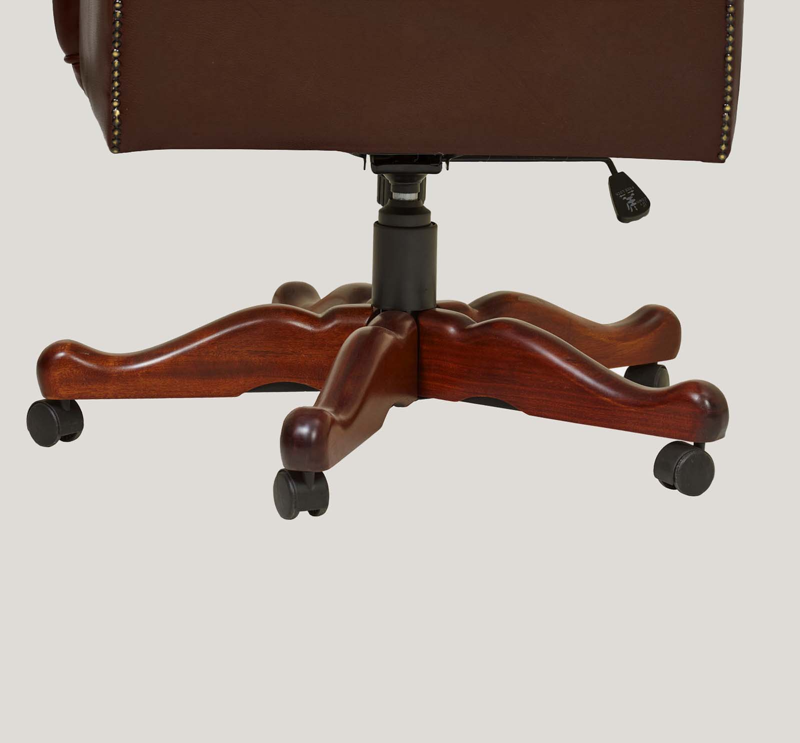 PRESIDENTIAL CHAIR - Image 3